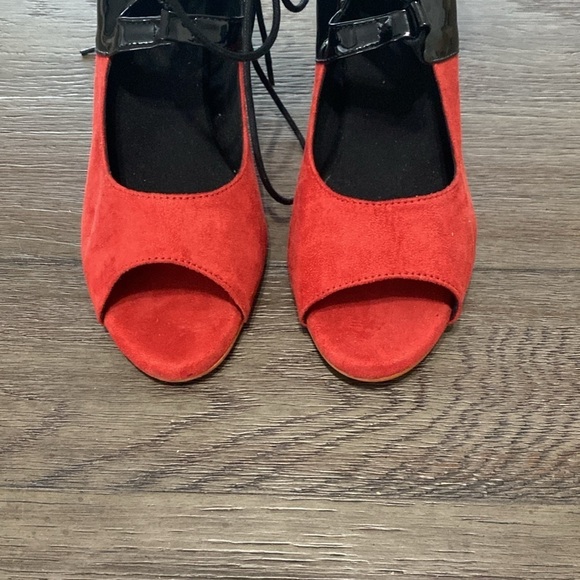 NWT BURJU Ryann Lace Up Open Toe Strappy Ankle Boots | red/black 10.5 - Picture 4 of 12